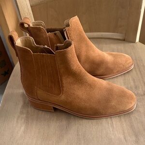 NWT Vaneli Tan Suede Ankle Boots Size 7